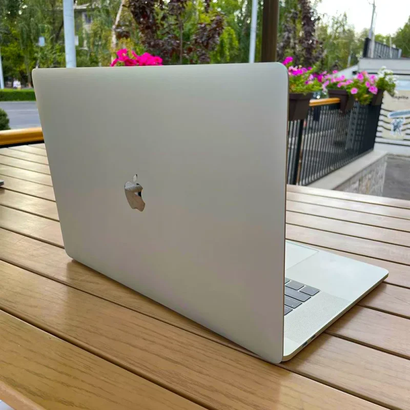 خرید لپ تاپ دست دوم MacBook Pro 2017